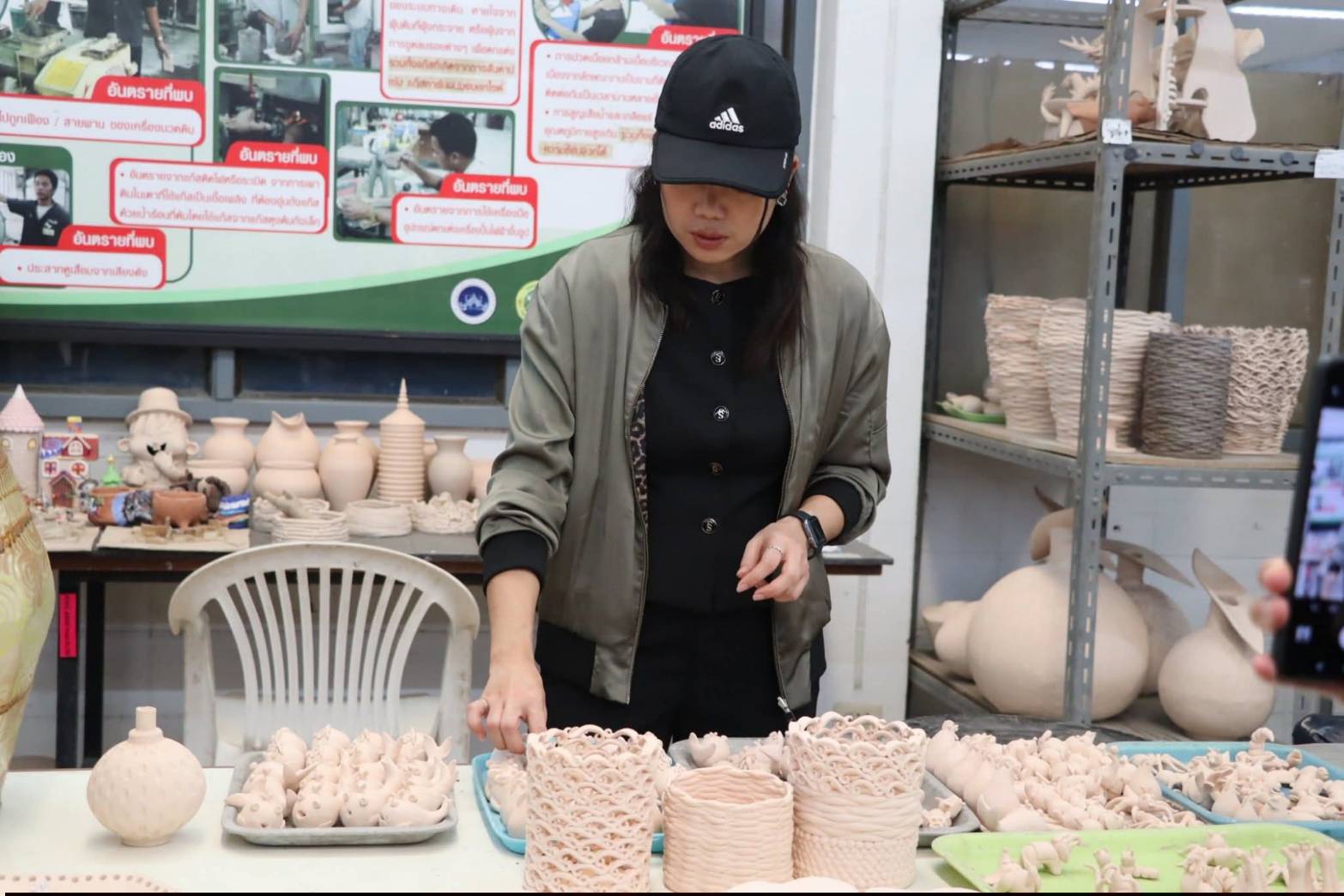 title - ผู้อำนวยการกลุ่มฝึกอบรมและการพัฒนาผลิตภัณฑ์ (ศพส.) ได้รับเชิญเป็นผู้บรรยายพิเศษ  ให้แก่ ข้าราชการใหม่ รุ่นที่ 10 หลักสูตร ต้นกล้าข้าราชการ ประจำปีงบประมาณ พ.ศ. 2569 ณ ห้องประชุมอาคาร 100 ปี ศูนย์ส่งเสริมและพัฒนาอาชีพเสริมนอกภาคการเกษตร